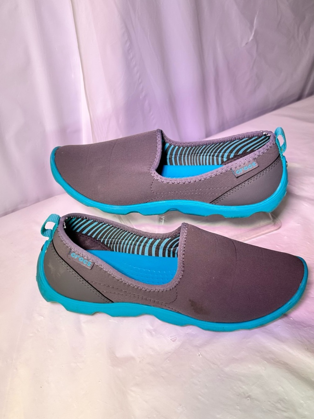 CROCS Gray Slip-On Shoes with Bright Teal Soles